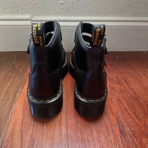 Dr.Martens Devon Flower Boots - Picture 3 of 4